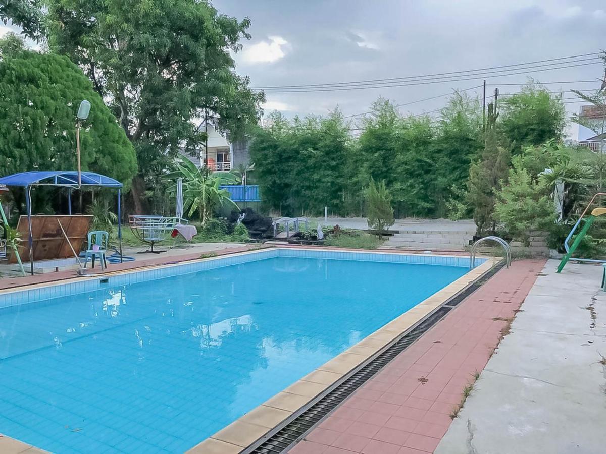 Rumah Panggung Guest House Syariah Mitra Reddoorz Cirebon Exteriér fotografie